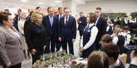 Валентина Матвиенко и Артём Здунов побывали в Центре образования № 15 «Высота» им. Героя Советского Союза М.П. Девятаева - Вечерний Саранск