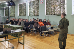 Встреча со студентами: вопросы военной службы по контракту и формирования войск беспилотных систем